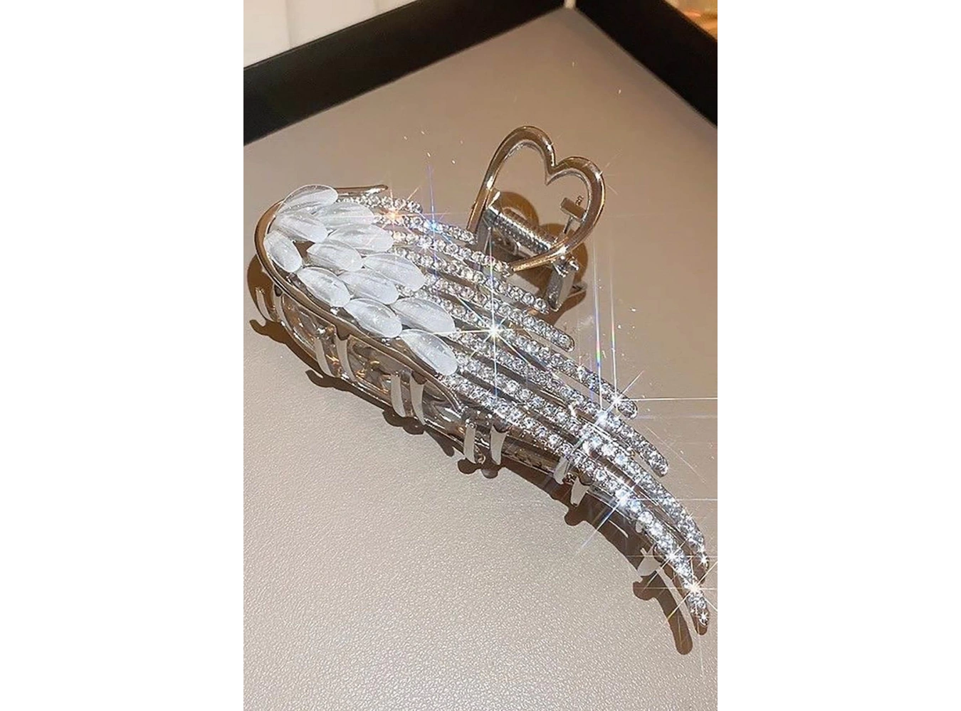 Gümüş Renk Kanat Figürlü Metal Mandal Toka