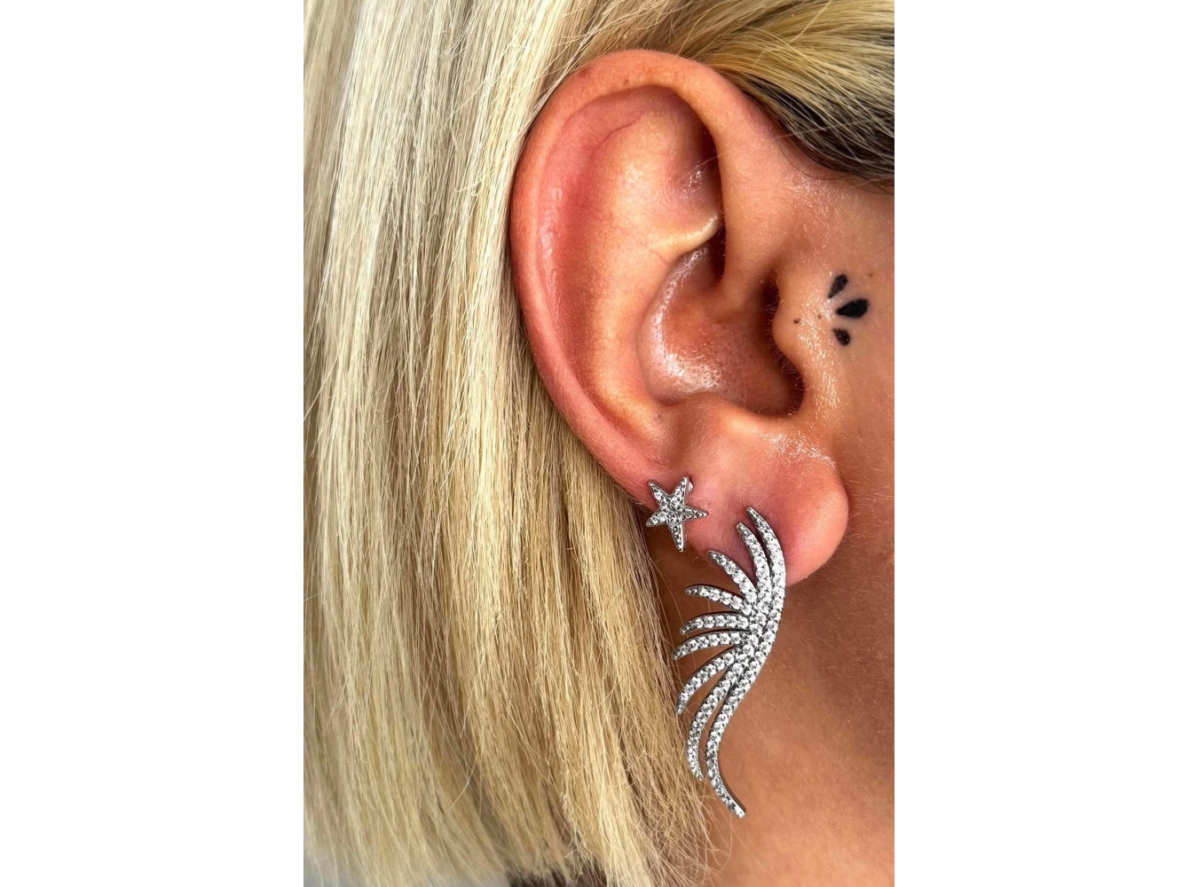 Gümüş Renk Kanat Ve Yıldız Figürlü Taş Detaylı Küpe (Çift)