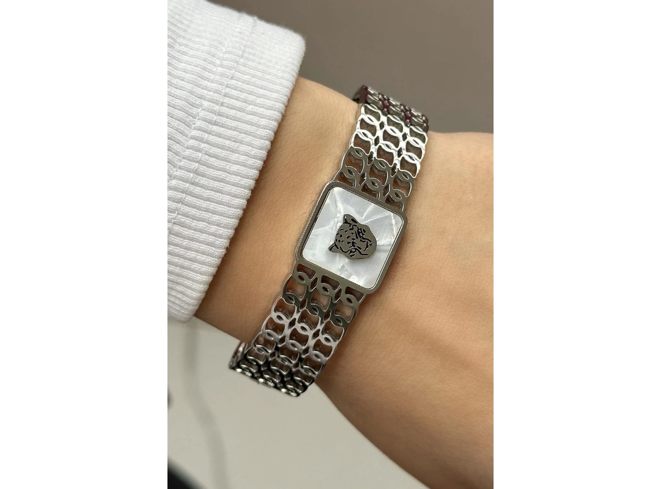 Gümüş Renk Kaplan Figürlü Çelik Kelepçe Bileklik