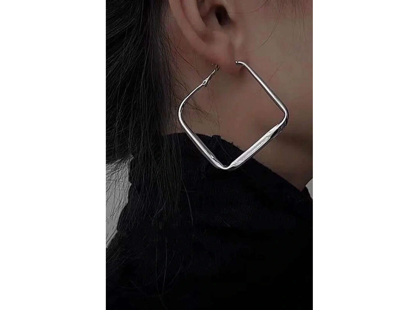 Gümüş Renk Kare Küpe (Çift)