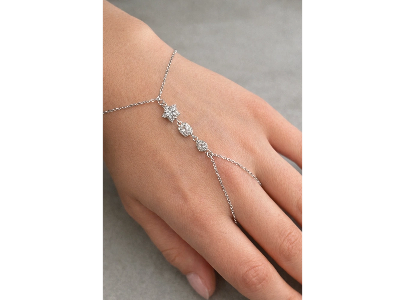 Gümüş Renk Karışık Figürlü Çelik Şahmeran