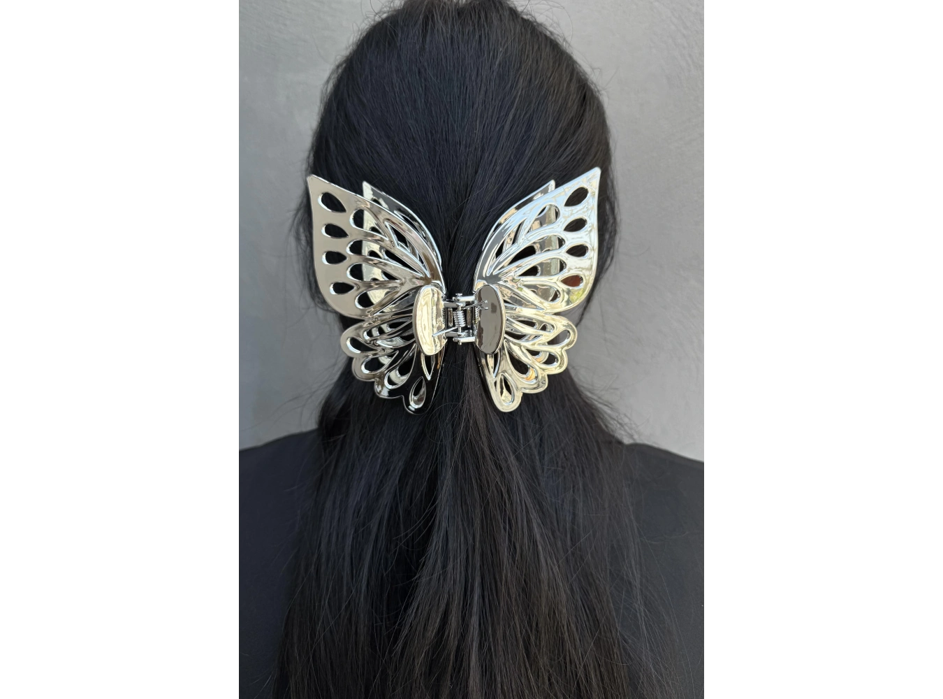 Gümüş Renk Kelebek Detaylı Mandal Toka