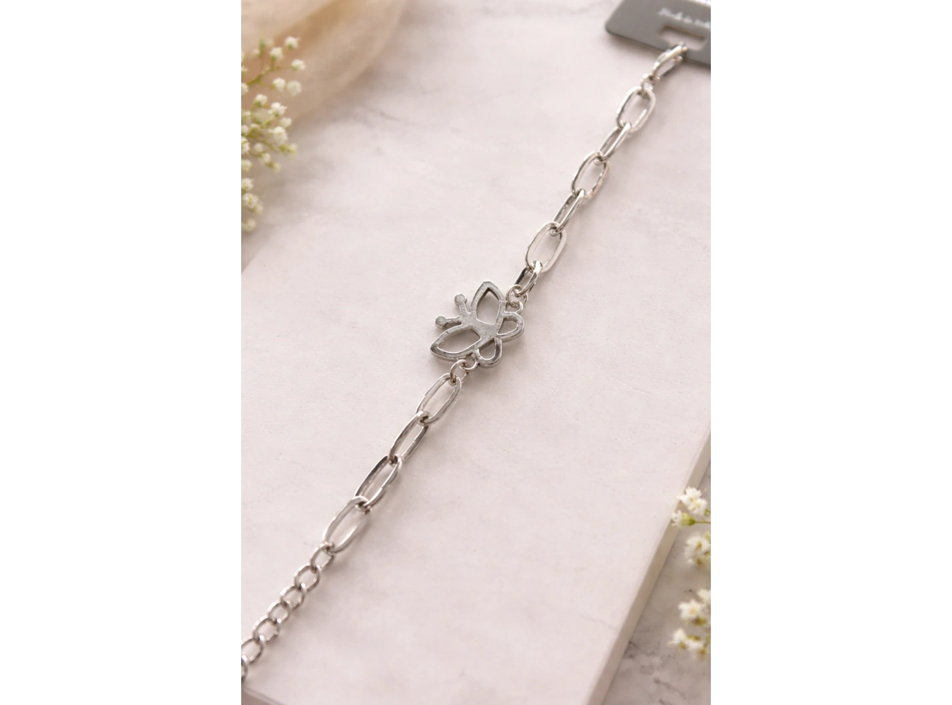 Gümüş Renk Kelebek Figürlü Bileklik