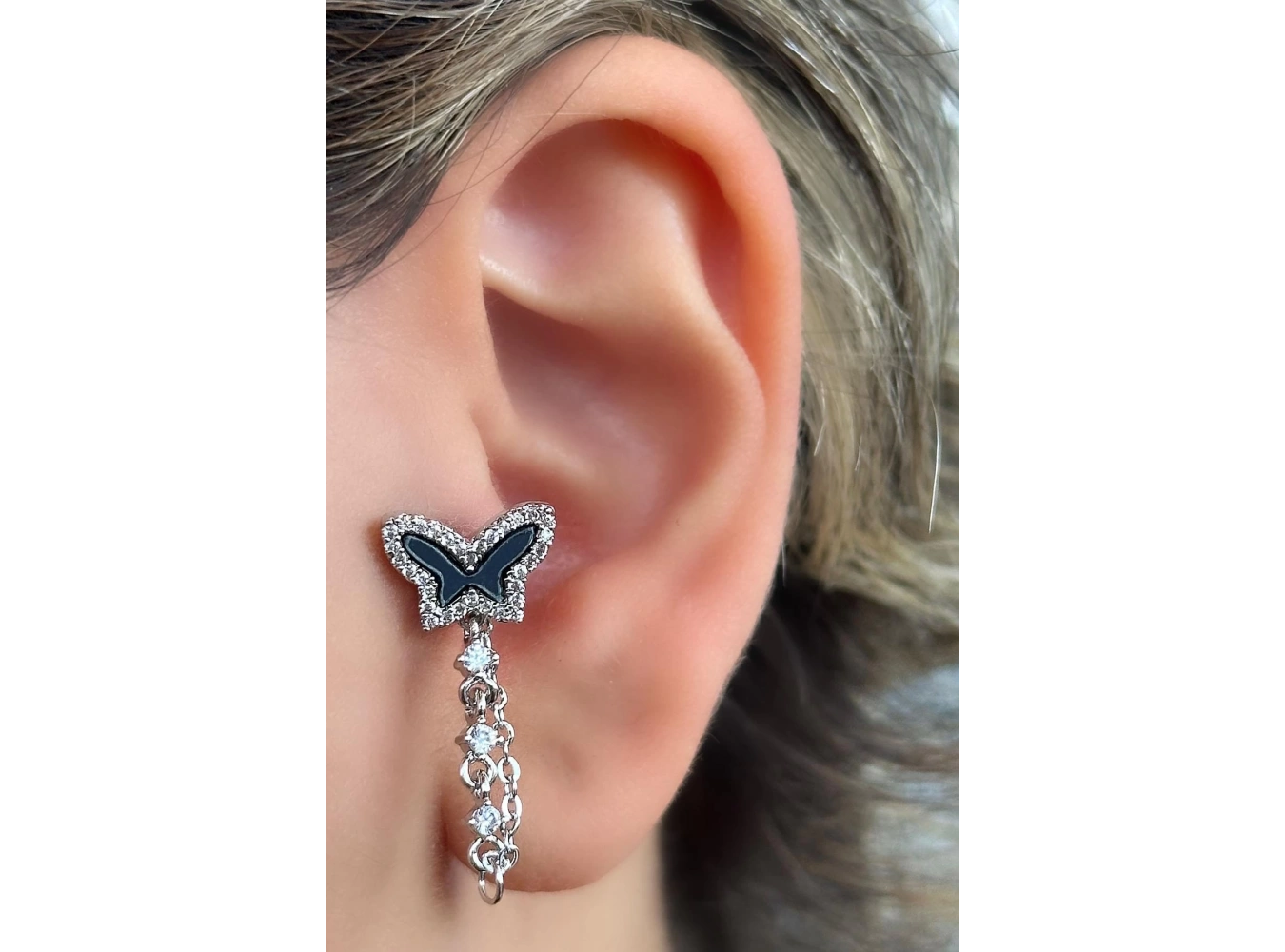 Gümüş Renk Kelebek Figürlü Çelik Tragus/Kıkırdak Küpe/Piercing (Tek)