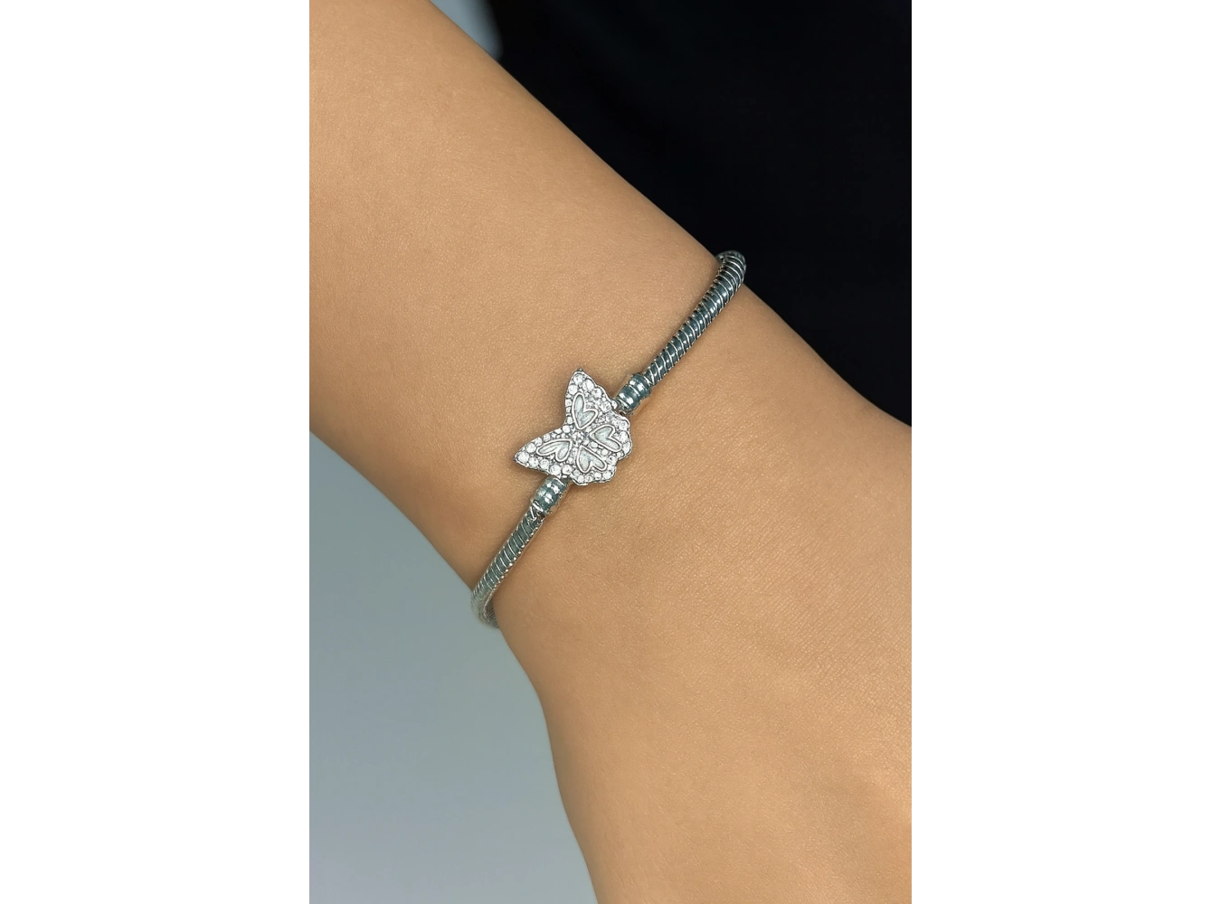 Gümüş Renk Kelebek Figürlü Bileklik