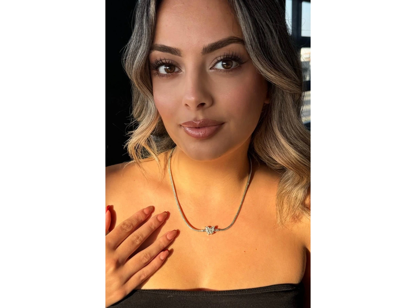 Gümüş Renk Kelebek Figürlü Kolye