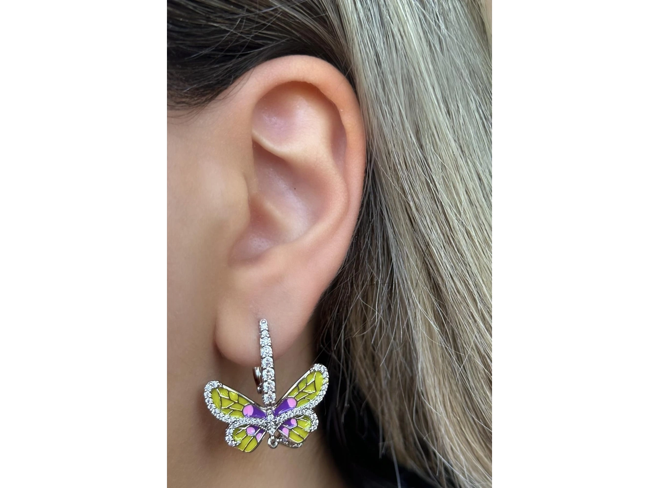 Gümüş Renk Kelebek Figürlü Taş Detaylı Çelik Xuping Küpe (Çift)