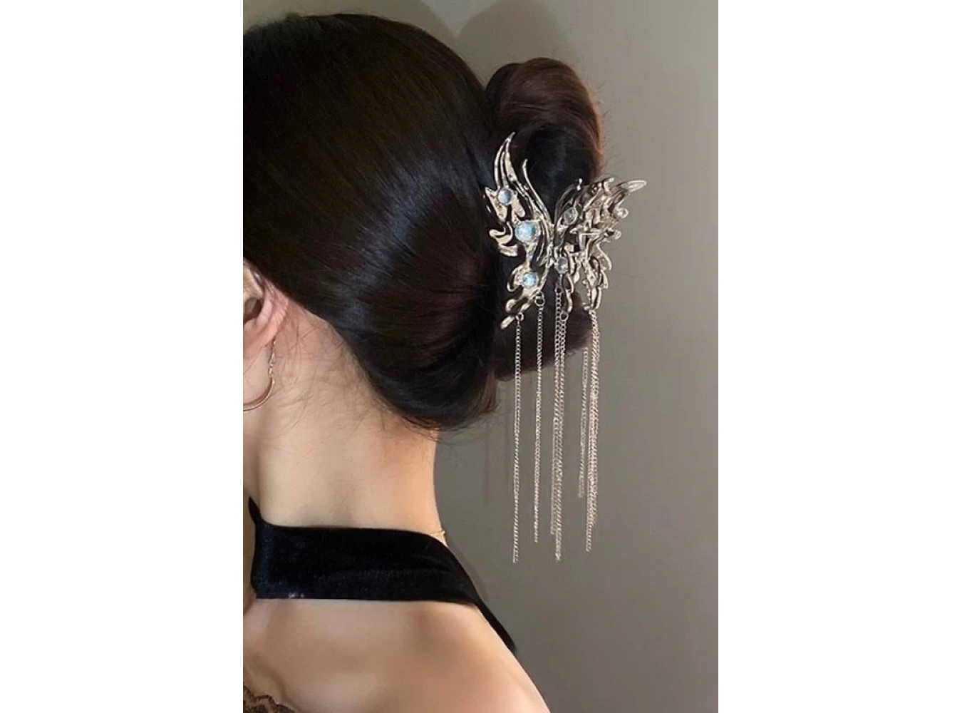 Gümüş Renk Kelebek Figürlü Taş Detaylı Sallantılı Metal Mandal Toka