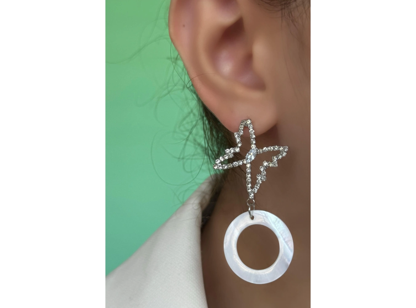 Gümüş Renk Kelebek Figürlü Taşlı Küpe (Çift)