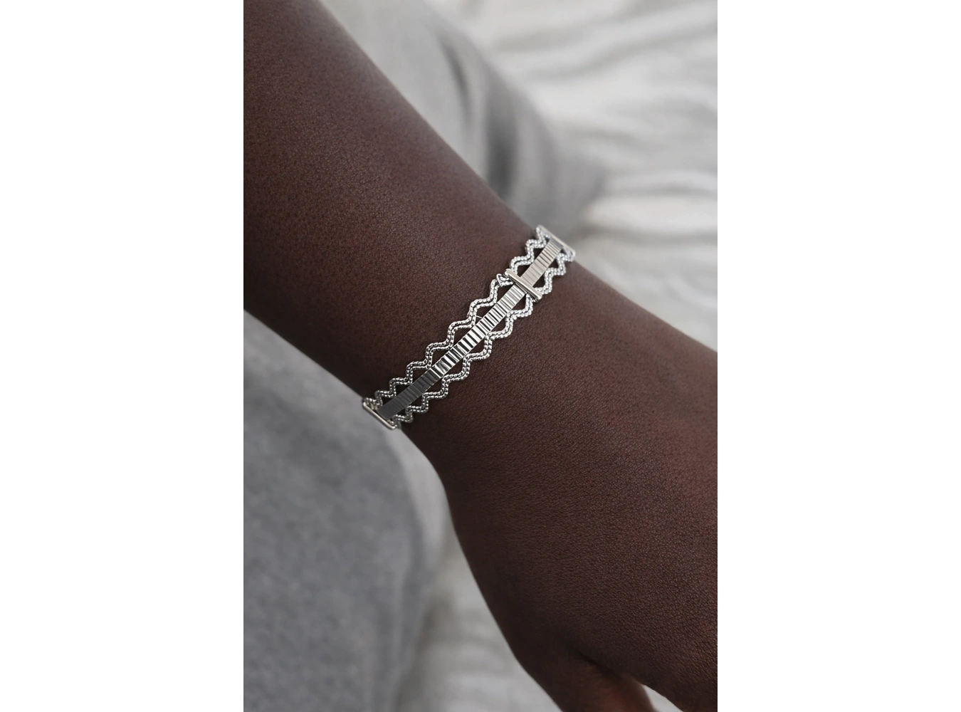 Gümüş Renk Kelepçe/ Bileklik