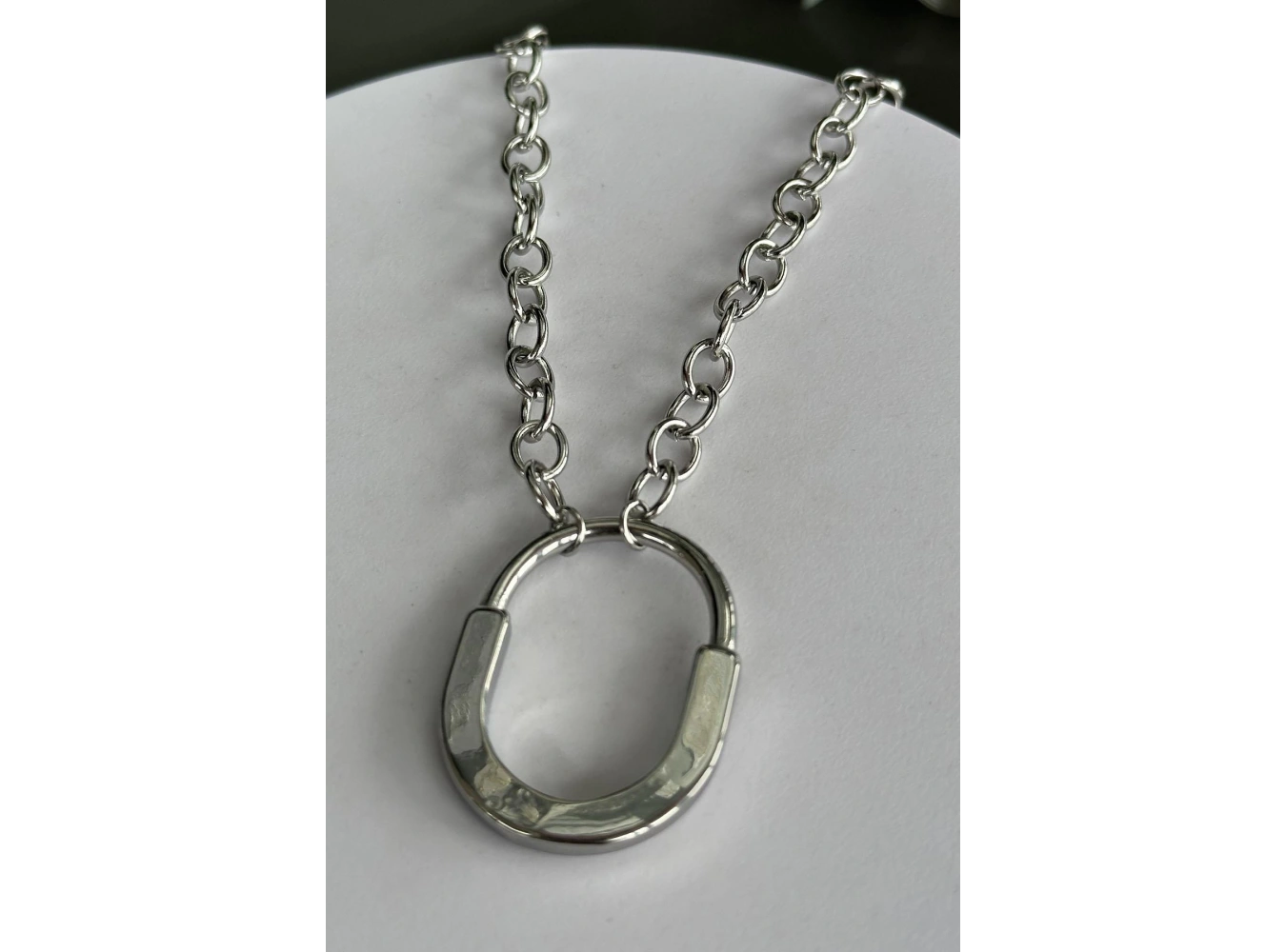 Gümüş Renk Kilit Figürlü Çelik Kolye