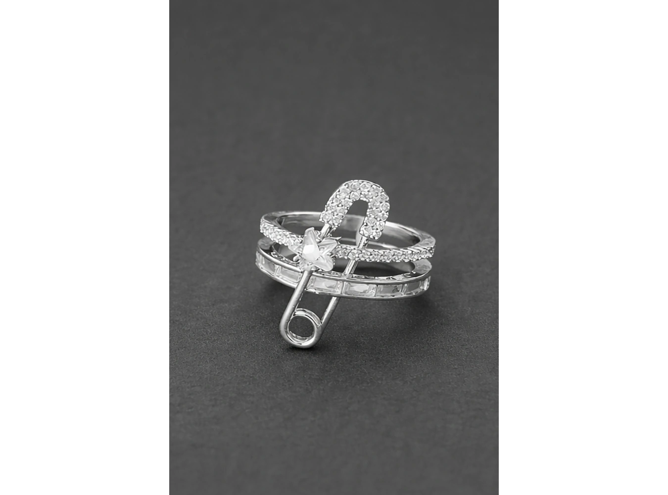 Gümüş Renk Kilitli İğne Figürlü Ayarlanabilir Yüzük