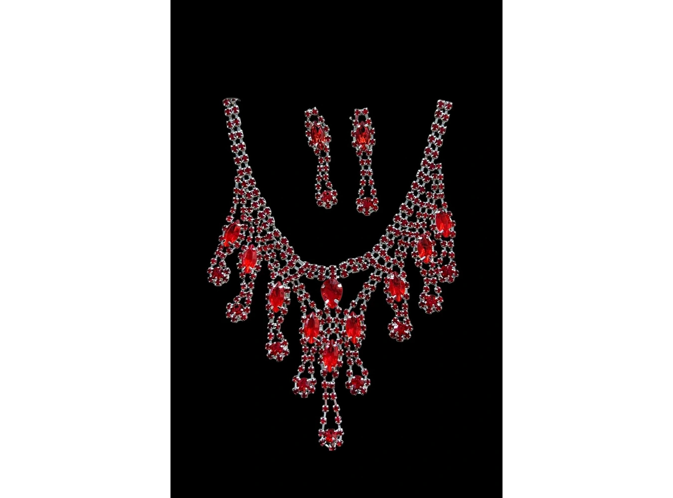 Gümüş Renk Kırmızı Taş Detaylı Abiye Set