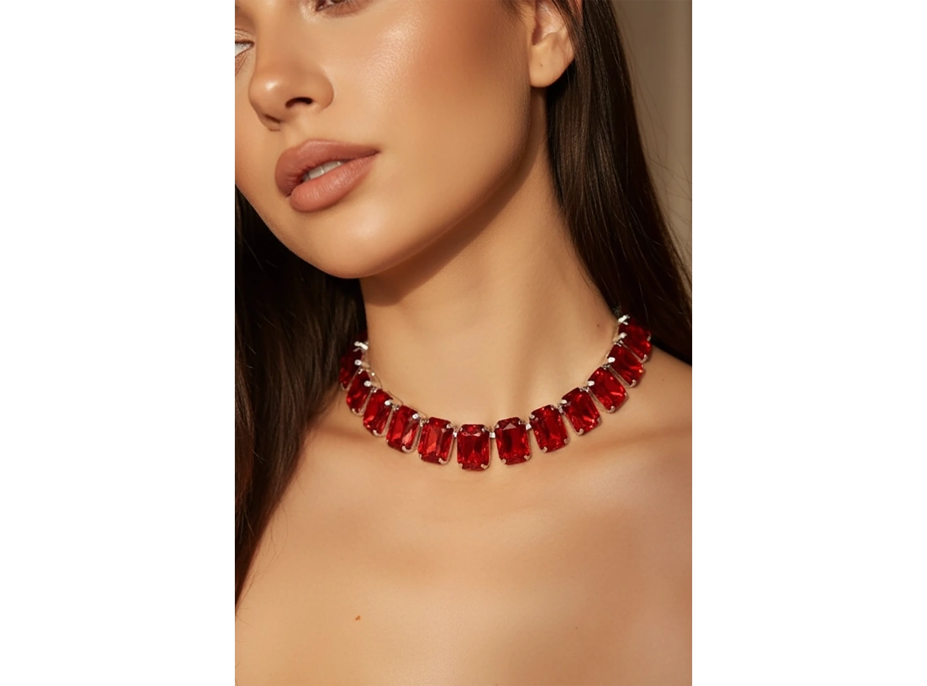 Gümüş Renk Kırmızı Taş Detaylı Tasarım Abiye Kolye