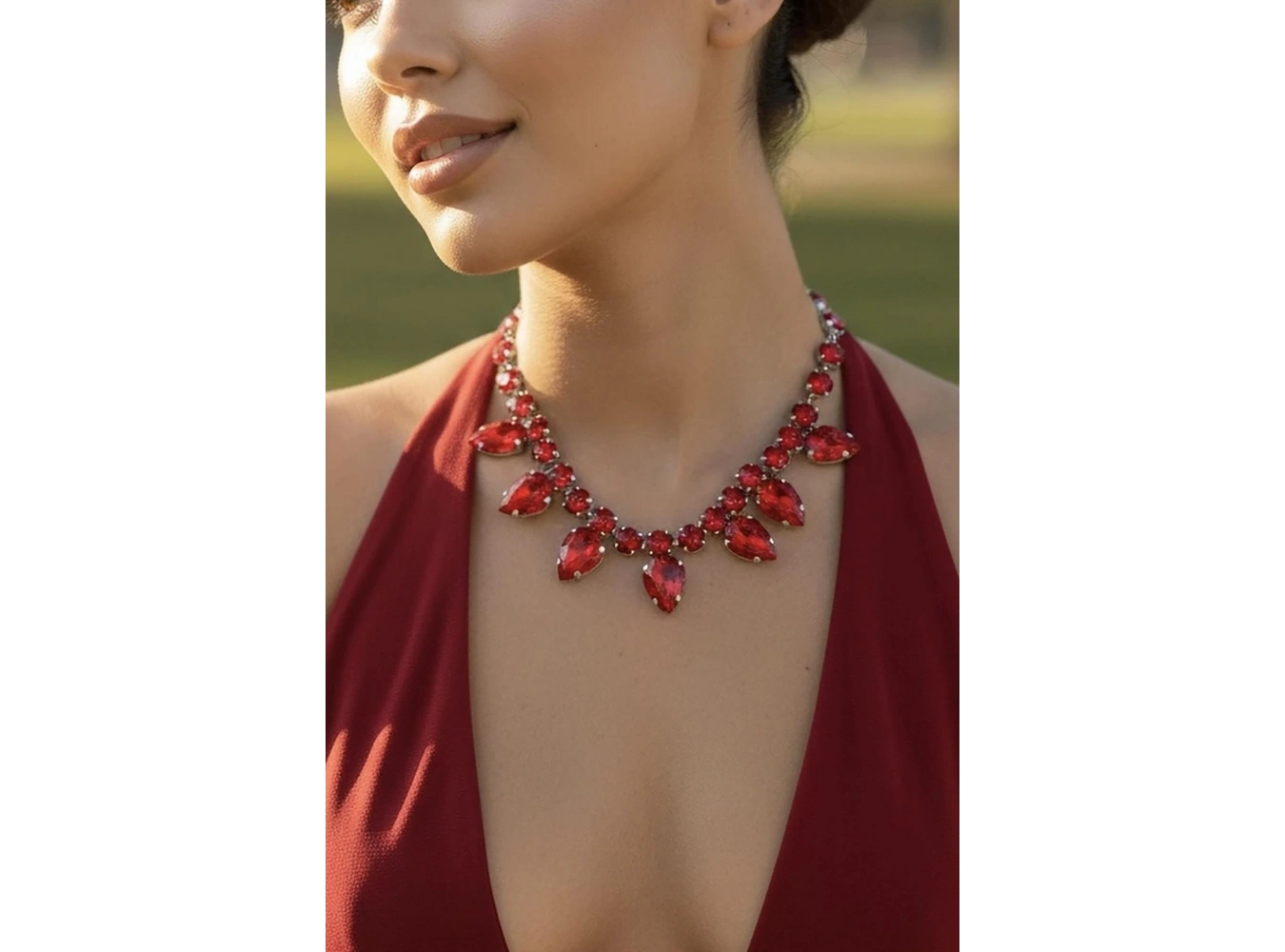 Gümüş Renk Kırmızı Taş Detaylı Tasarım Abiye Kolye