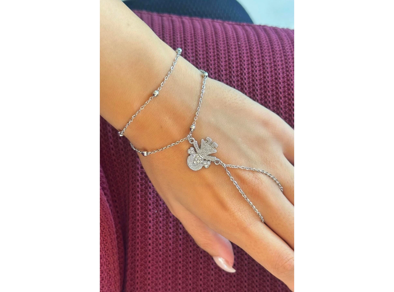 Gümüş Renk Kız Figürlü Taş Detaylı Çelik Şahmeran