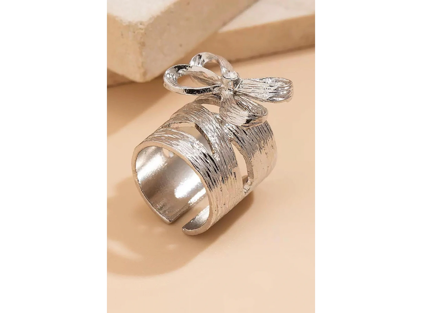 Gümüş Renk Kurdele Figürlü Ayarlanabilir Çelik Yüzük