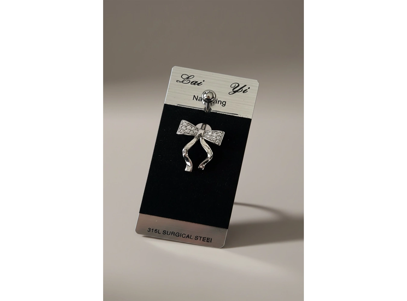 Gümüş Renk Kurdele Figürlü Cerrahi Çelik Göbek Piercing