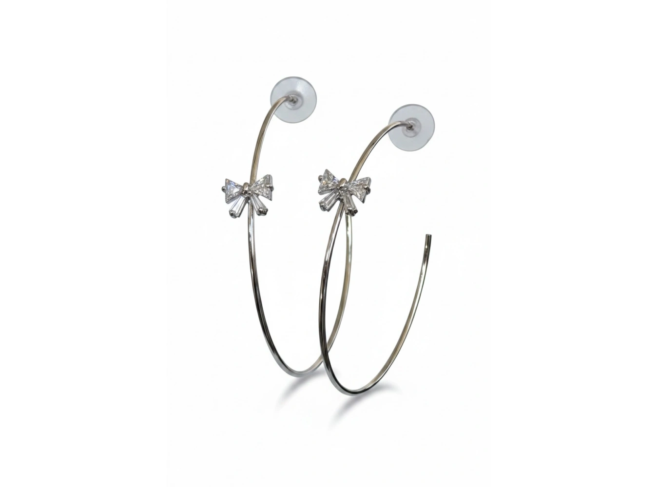 Gümüş Renk Kurdele Figürlü Halka Küpe (Çift)