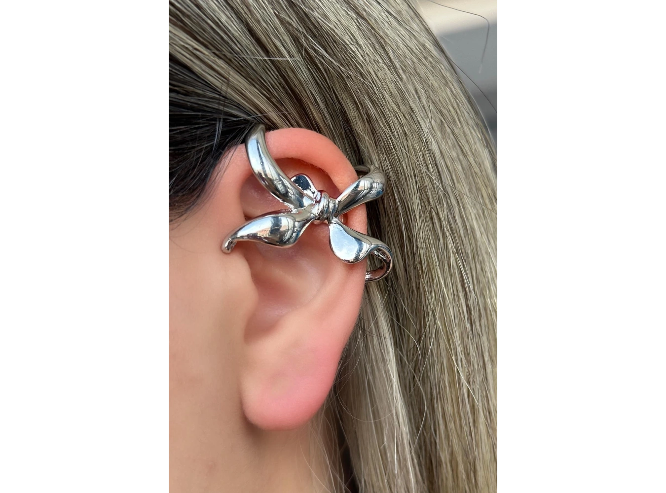 Gümüş Renk Kurdele Figürlü Kulak Aksesuar (Tek)