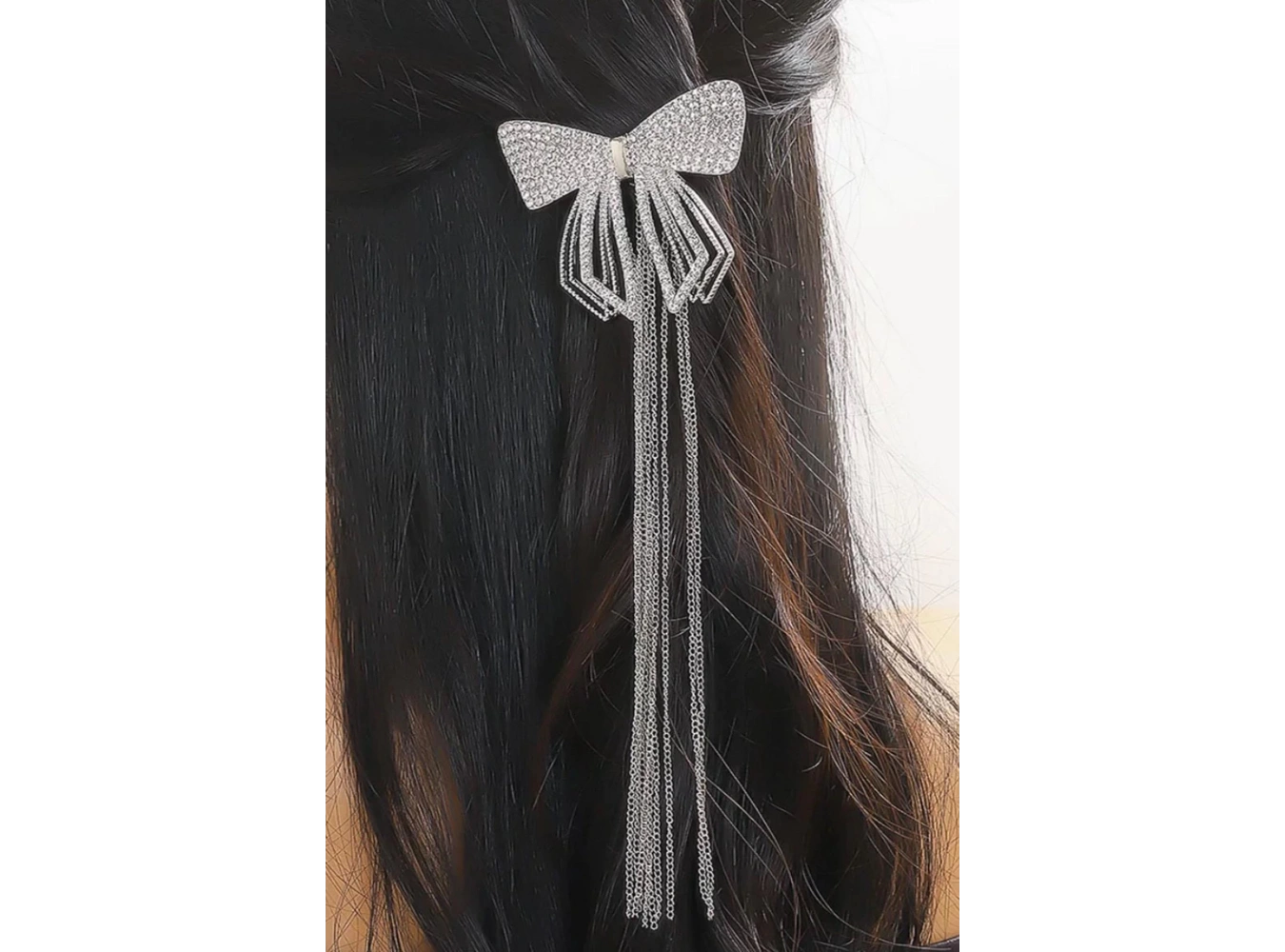 Gümüş Renk Kurdele Figürlü Taş Detaylı Sallantılı Otomat Toka