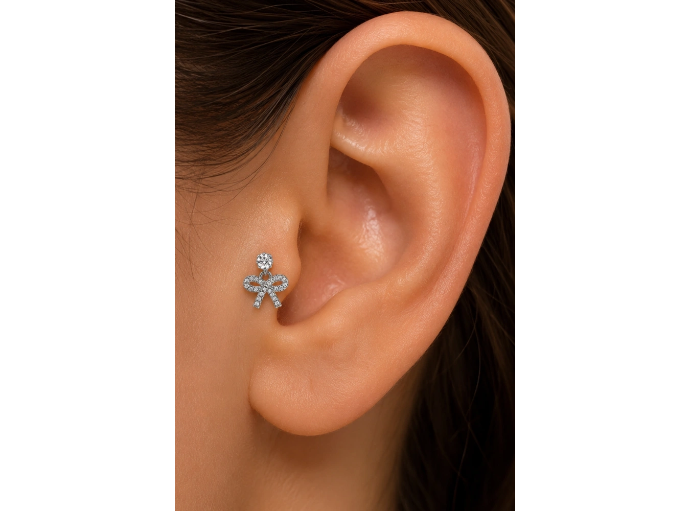 Gümüş  Renk Kurdele  Figürlü  Taşlı Cerrahi Çelik Tragus/Kıkırdak Küpe/Piercing (Tek)