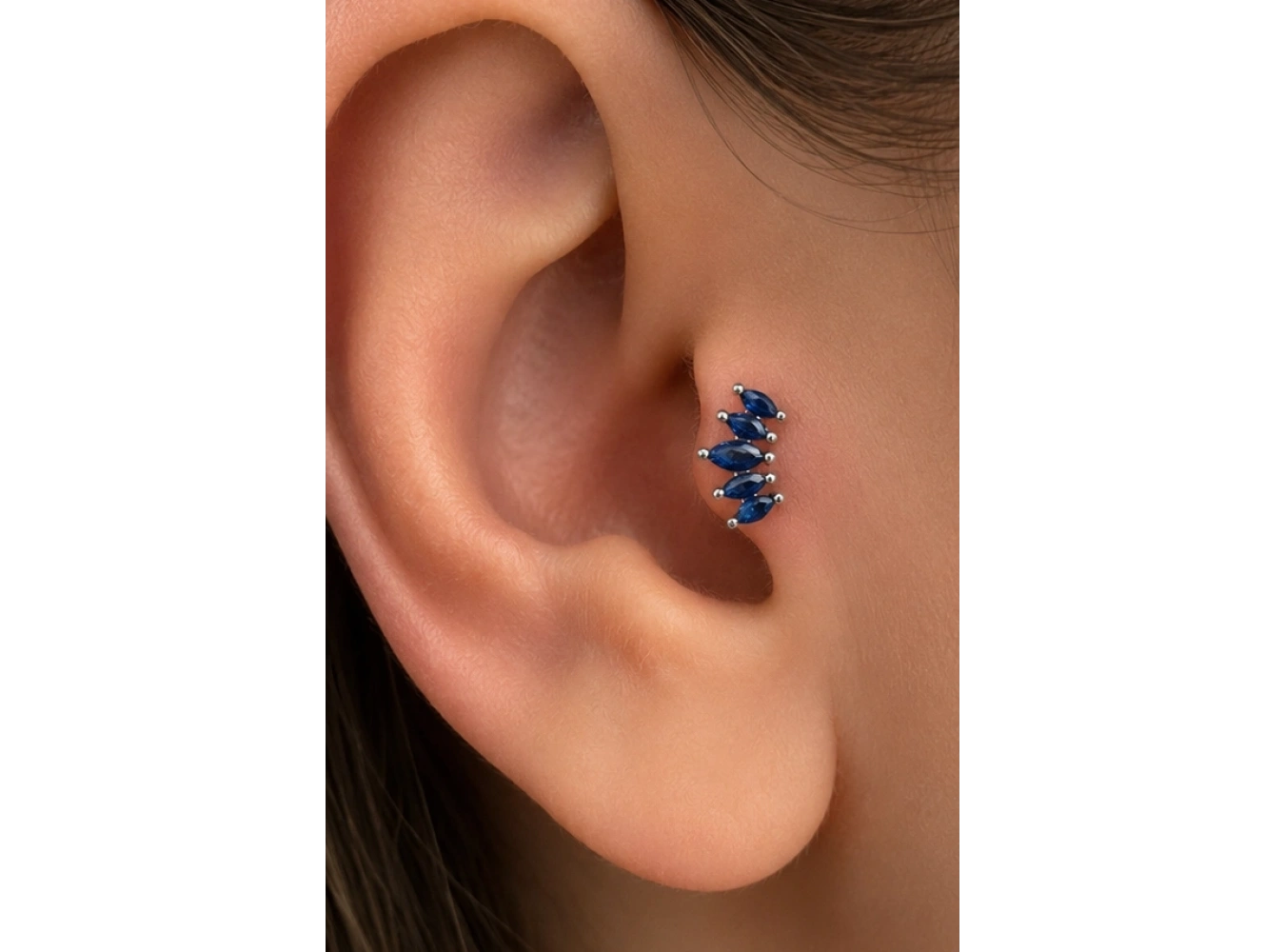 Gümüş Renk Lacivert Taşlı Cerrahi Çelik Tragus/Kıkırdak Küpe/Piercing (Tek)