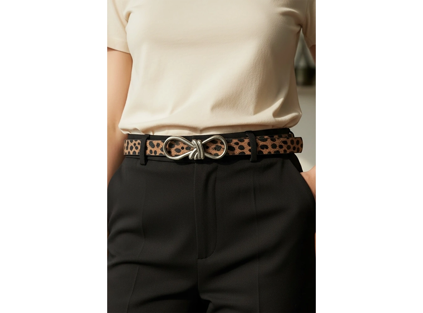 Gümüş Renk Leopar Desenli Kadın Deri Kemer