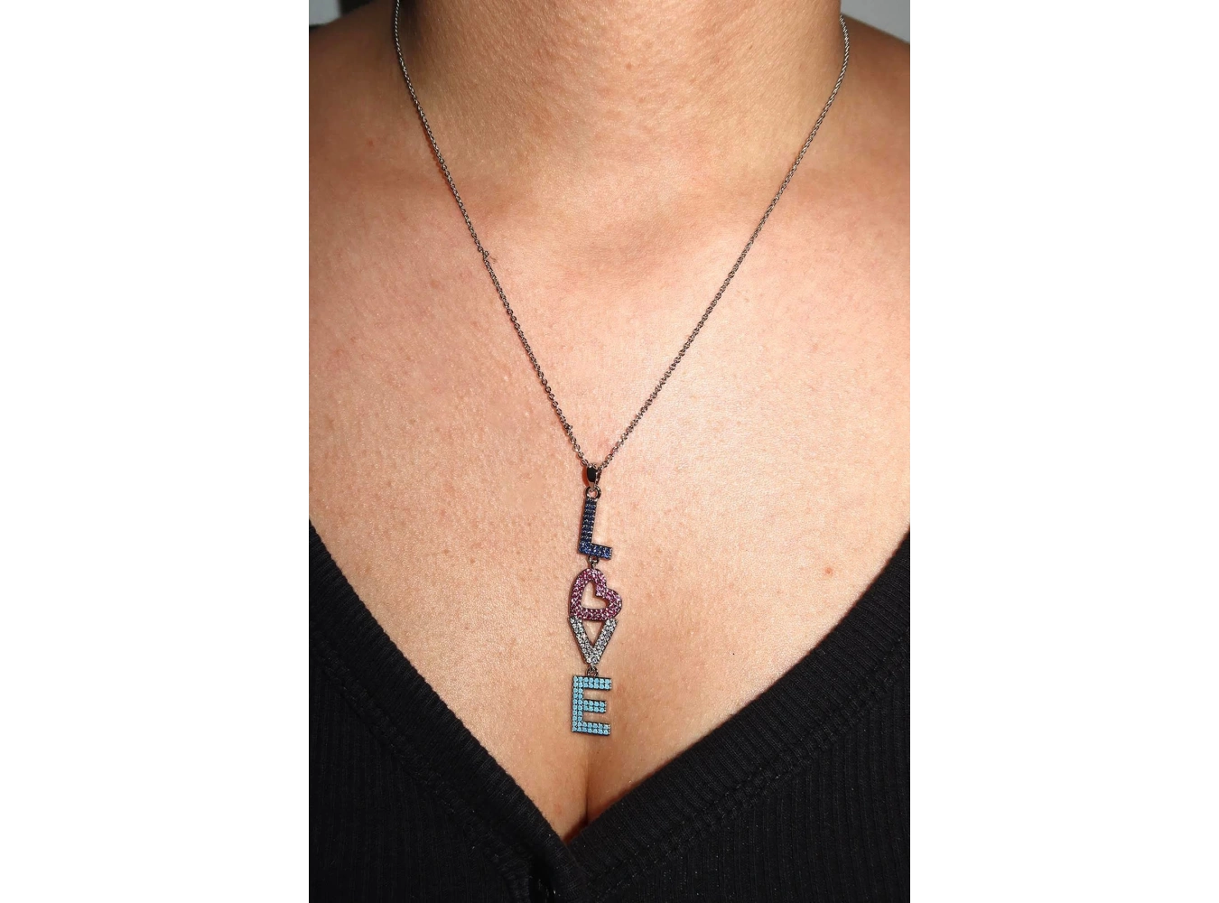 Gümüş Renk Love Yazılı YSX Kolye