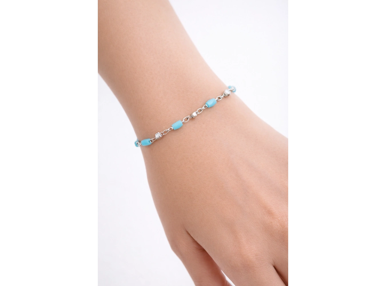 Gümüş Renk Mavi Boncuklu Zincir Bileklik