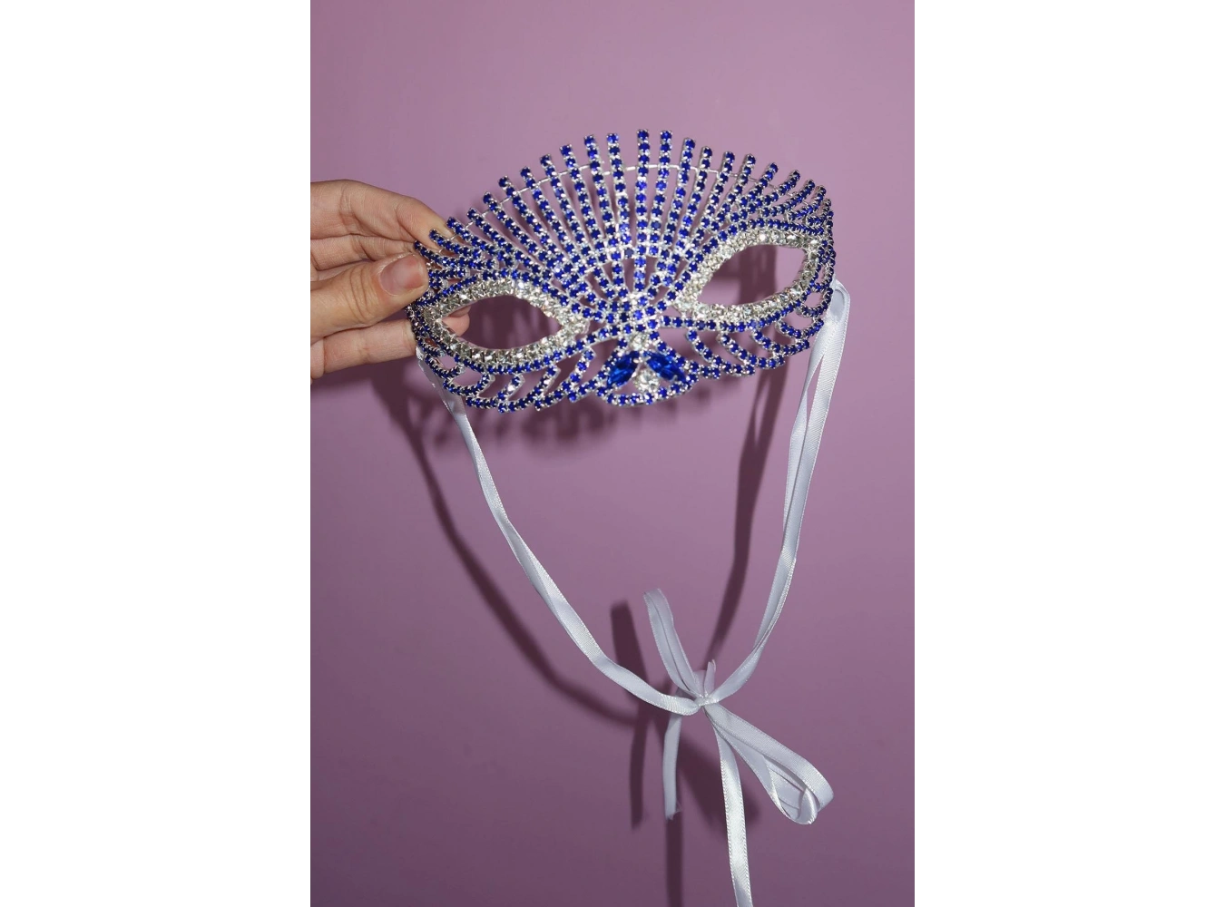 Gümüş Renk Mavi Taş Detaylı Tasarım Parti Maskesi