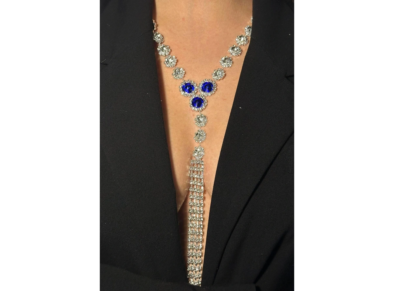 Gümüş Renk Mavi Taş Detaylı Vücut Aksesuarı