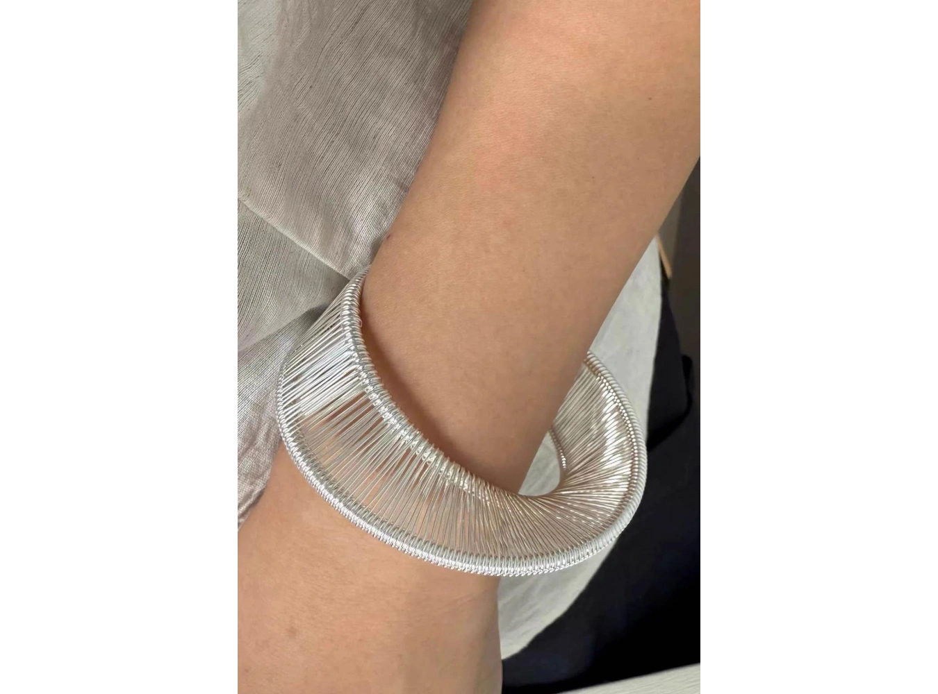 Gümüş Renk Metal Kelepçe Bileklik