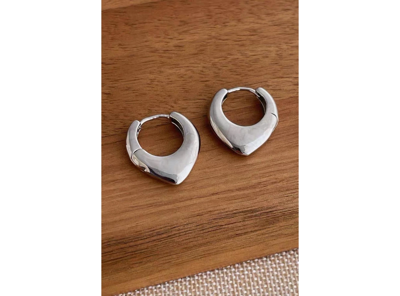 Gümüş Renk Metal Tx Küpe (Çift)