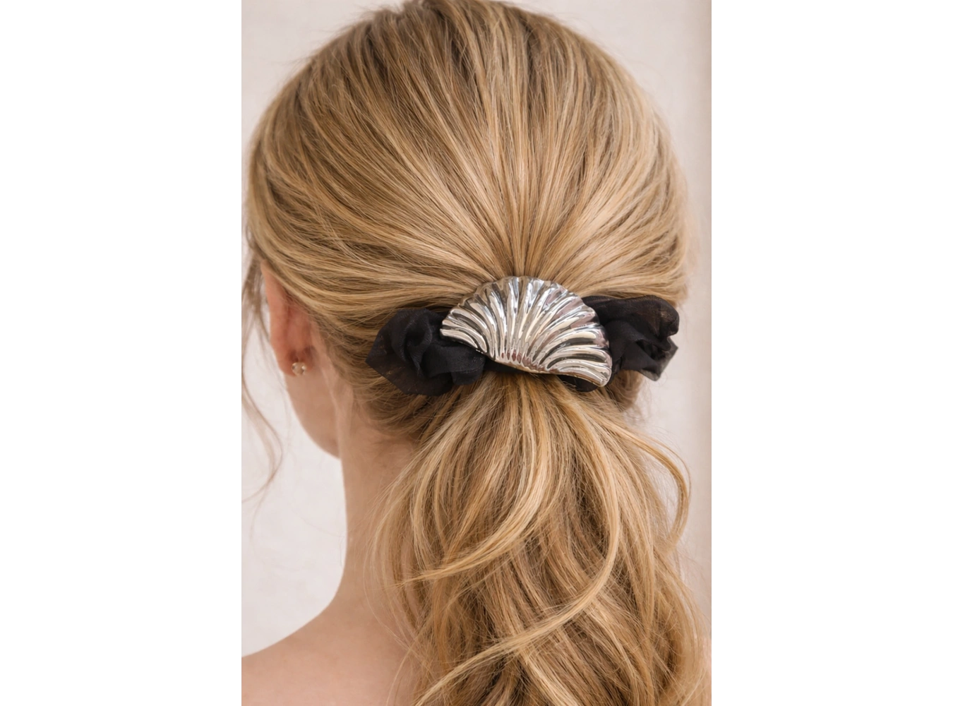 Gümüş Renk Mİdeye Figürlü Metal Lastik Toka