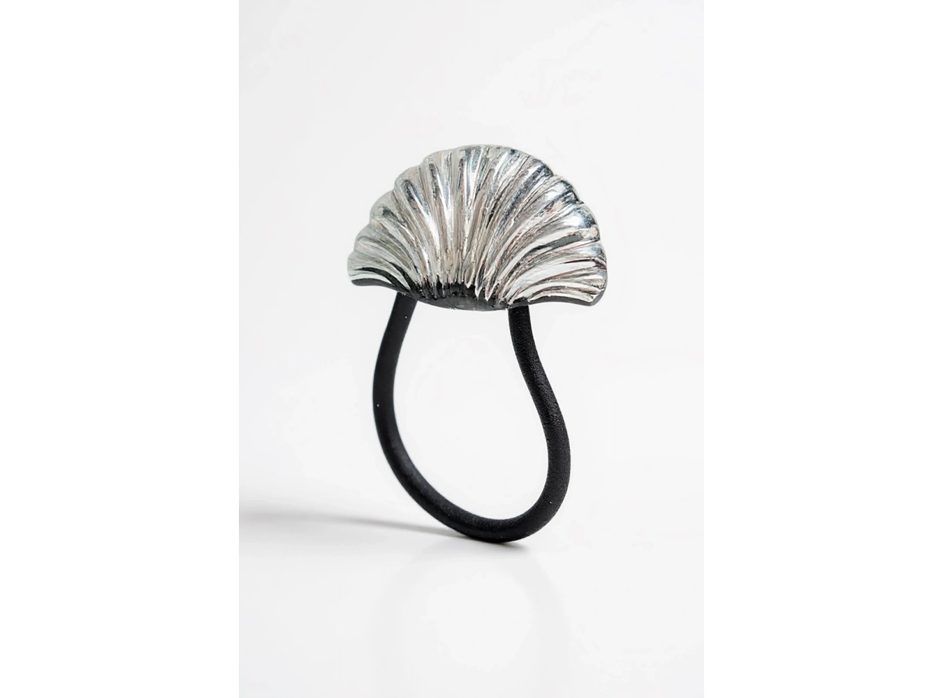 Gümüş Renk Midye Figürlü Metal Lastik Toka