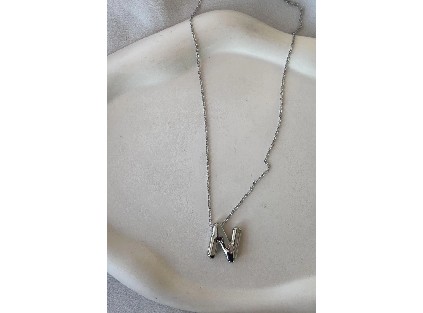 Gümüş Renk N Harf Balon Kolye