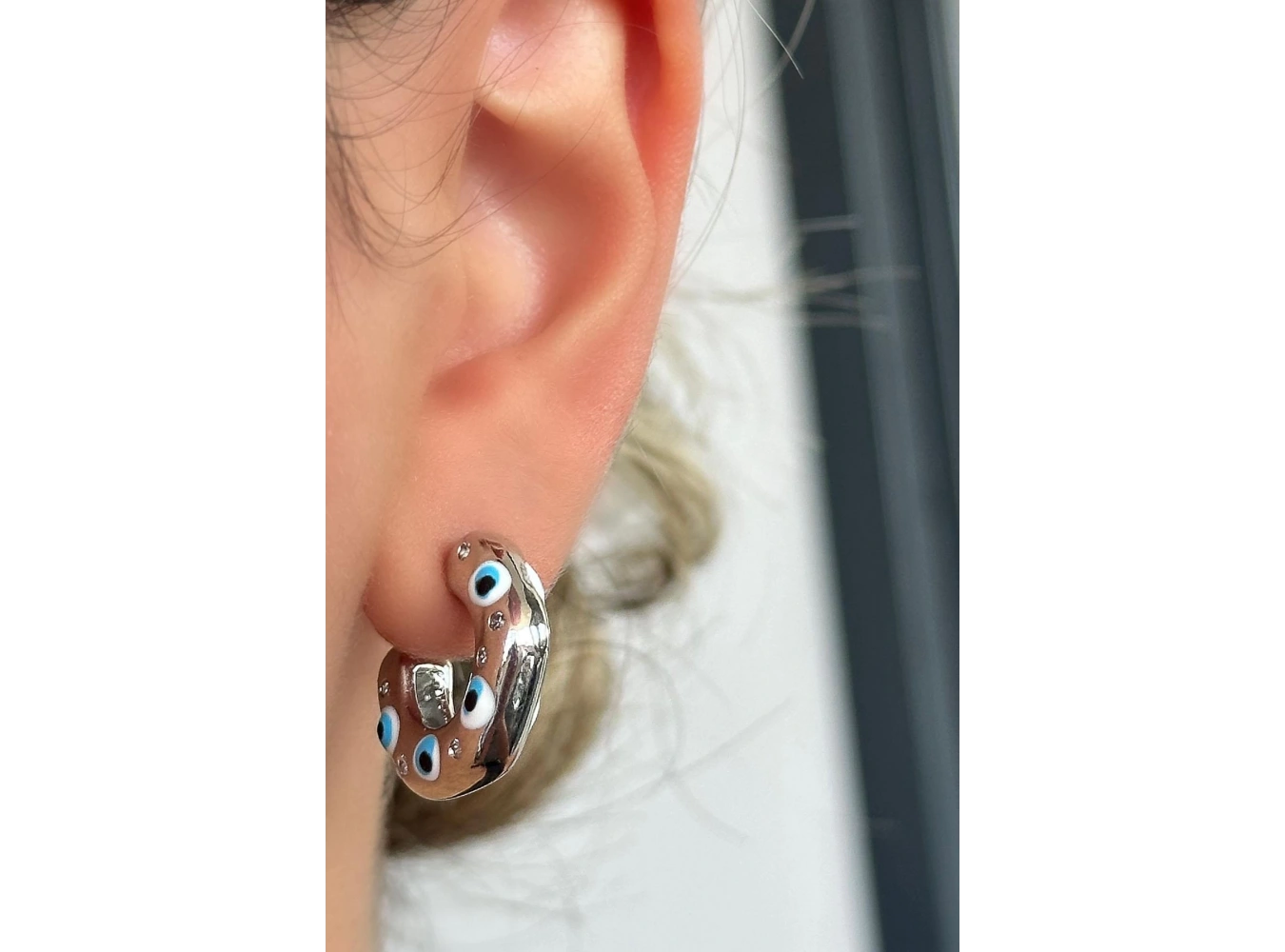 Gümüş Renk Nazar Boncuk Figürlü Halka Küpe (Çift)