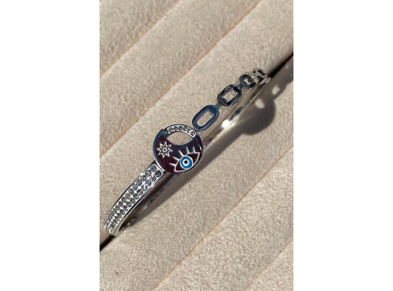 Gümüş Renk Nazar Boncuk Figürlü Taş Detaylı Çelik Kelepçe Bileklik