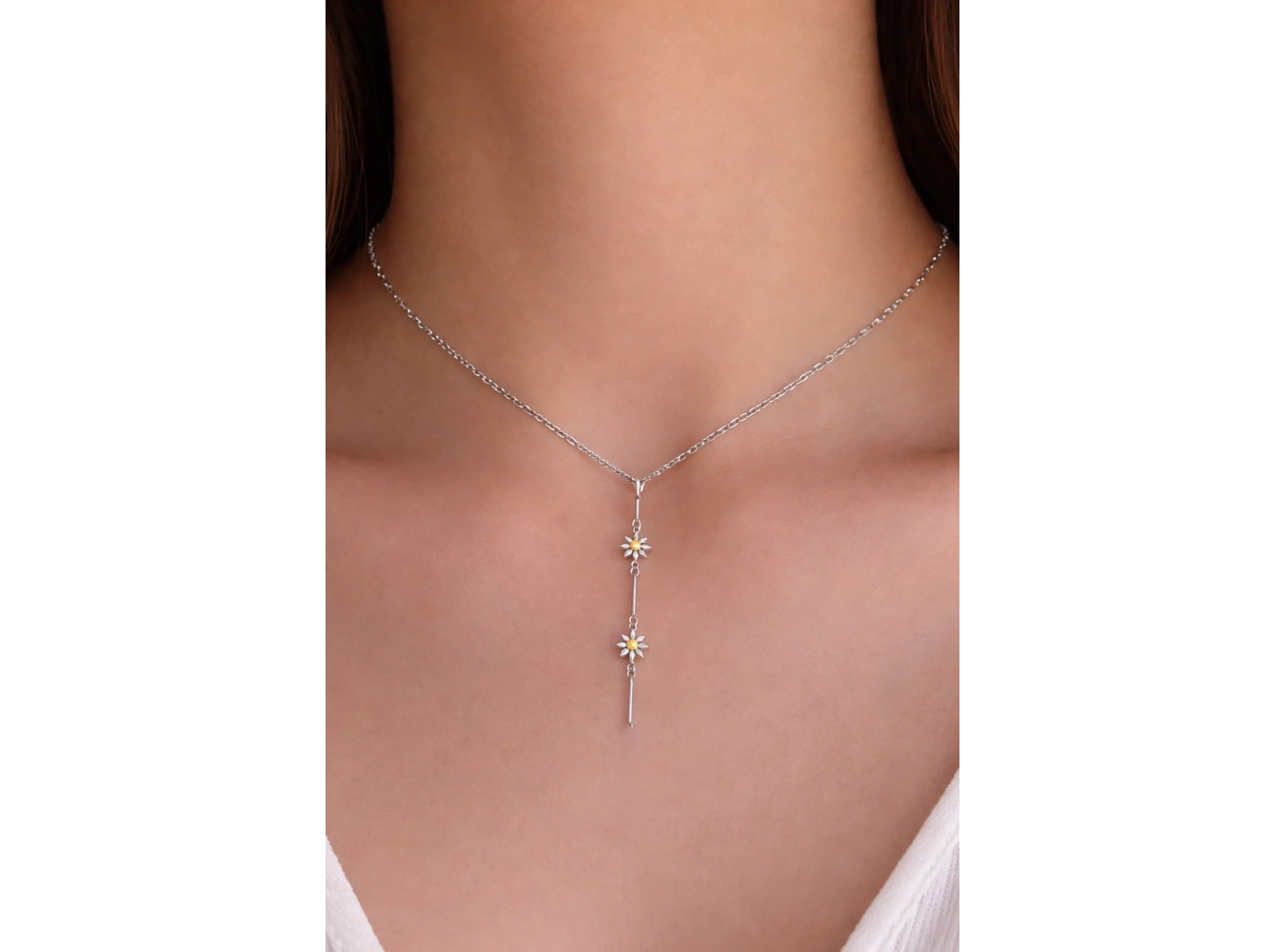 Gümüş Renk Papatya Figürlü Çelik Y Kolye