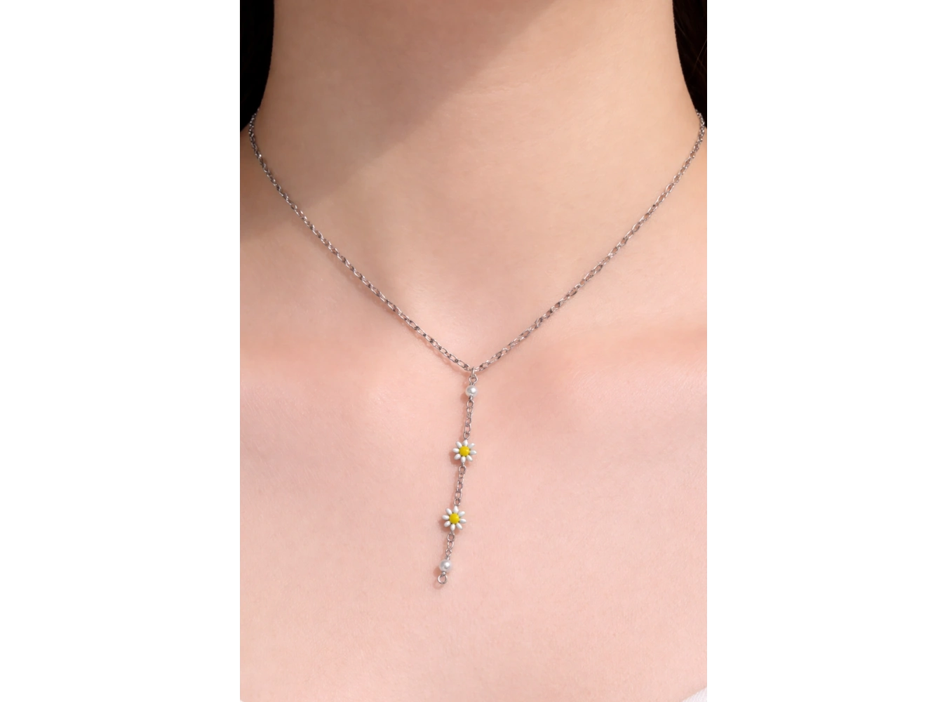 Gümüş Renk Papatya Figürlü Çelik Y Kolye