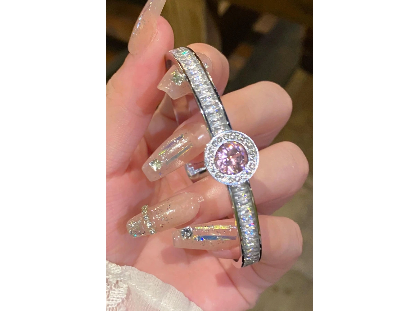 Gümüş Renk Pembe Taş Detaylı Çelik Kelepçe Bileklik