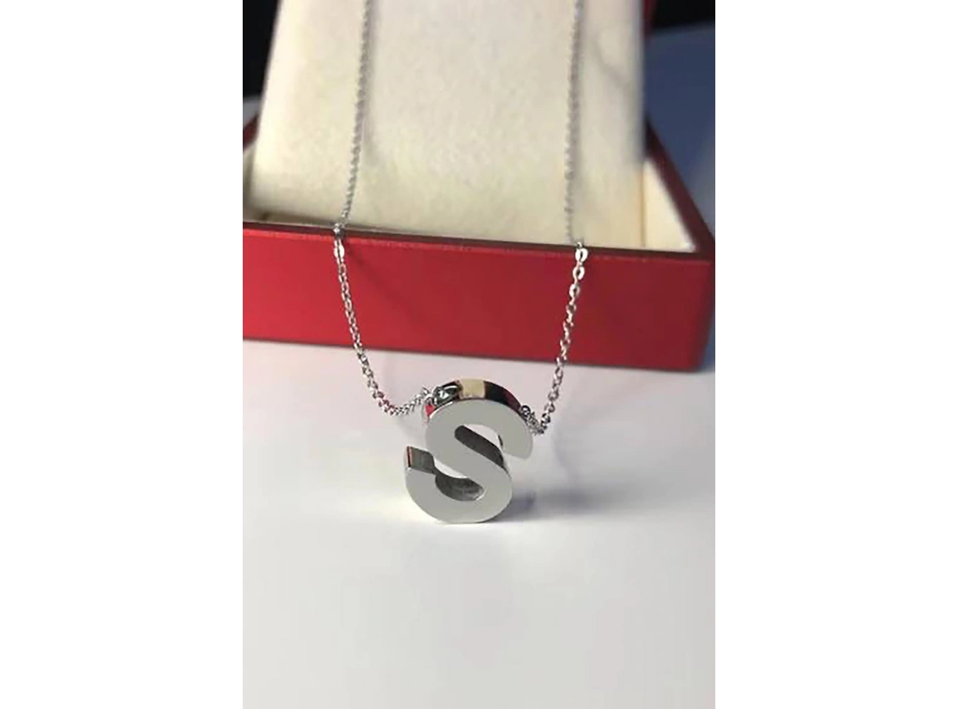 Gümüş Renk S Harf Çelik Kolye