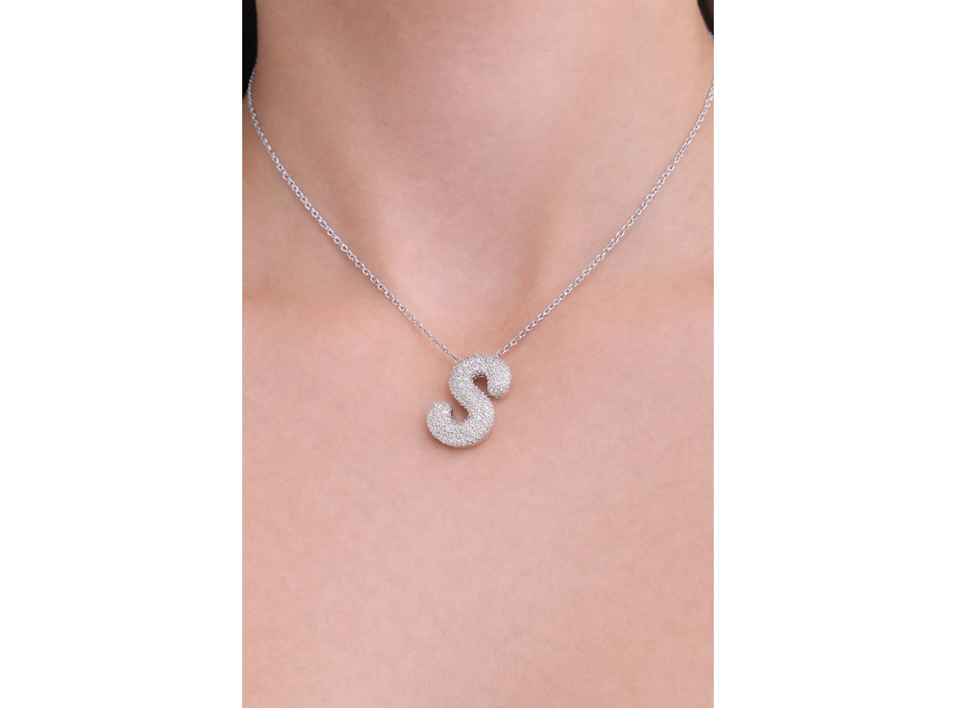 Gümüş Renk S Harf Taş Detaylı Çelik Kolye