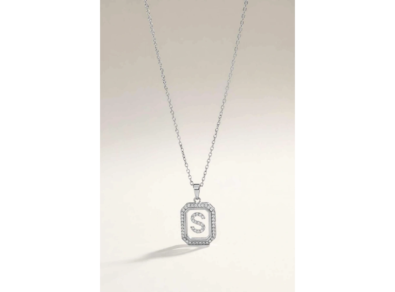 Gümüş Renk S Harf Taş Detaylı Çelik Kolye