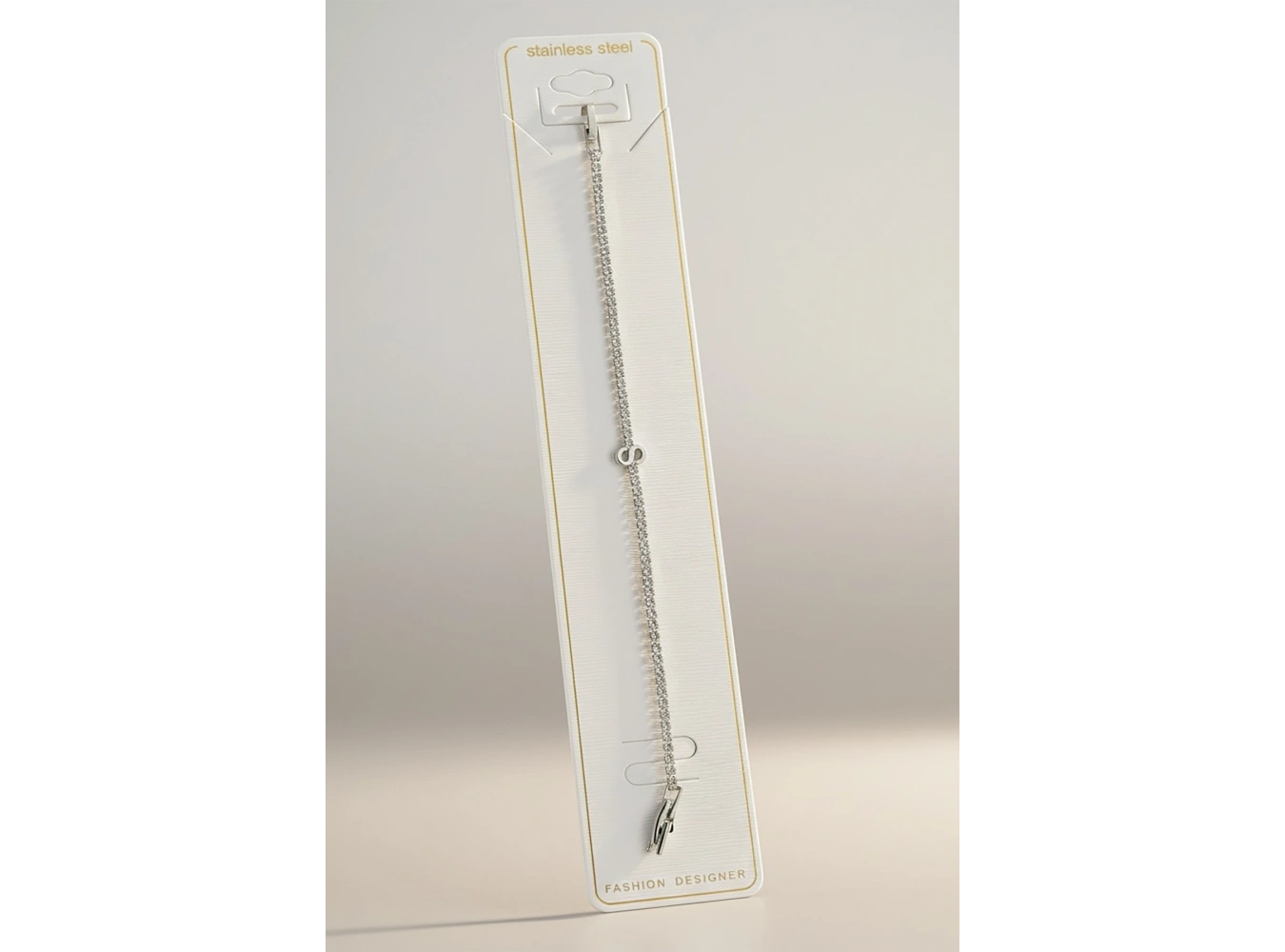 Gümüş Renk S Harfli Taş Detaylı Çelik Bileklik