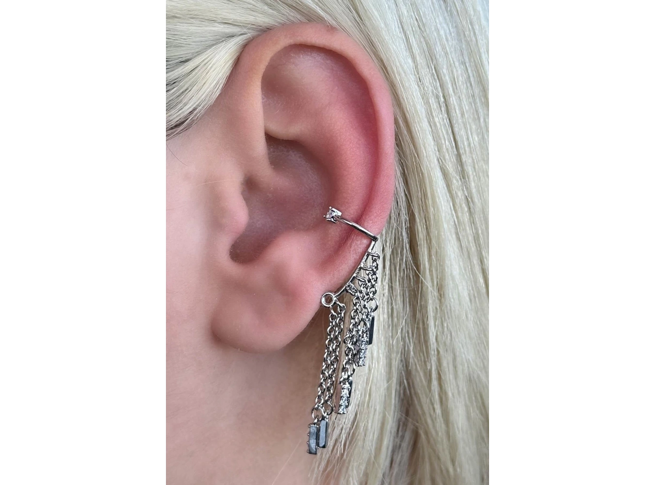 Gümüş Renk Sallantılı Çelik Kulak Aksesuarı (Tek)