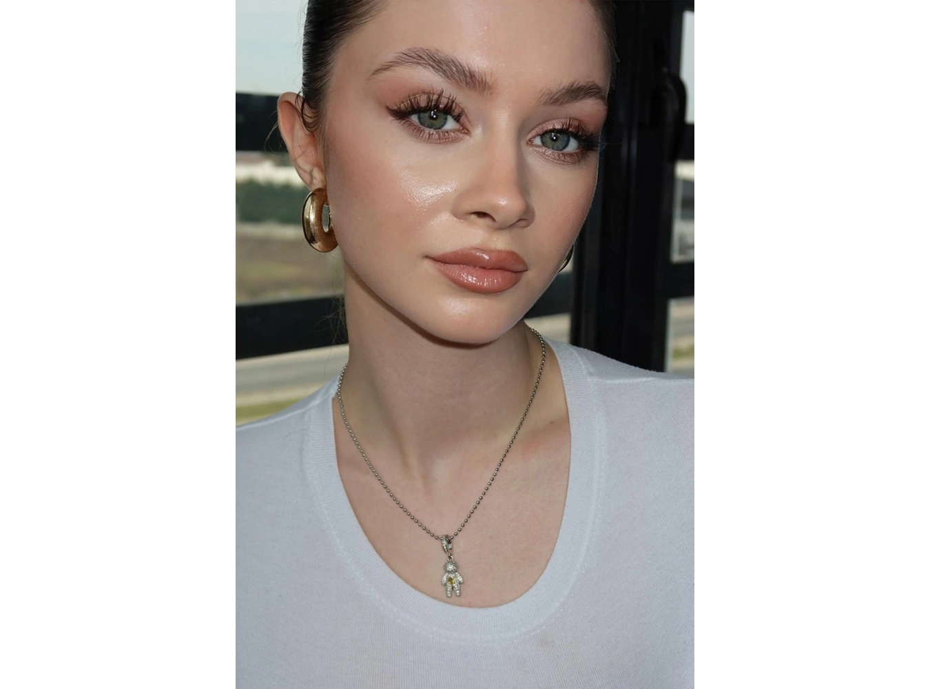 Gümüş Renk Sarı Taş Detaylı YSX Kolye