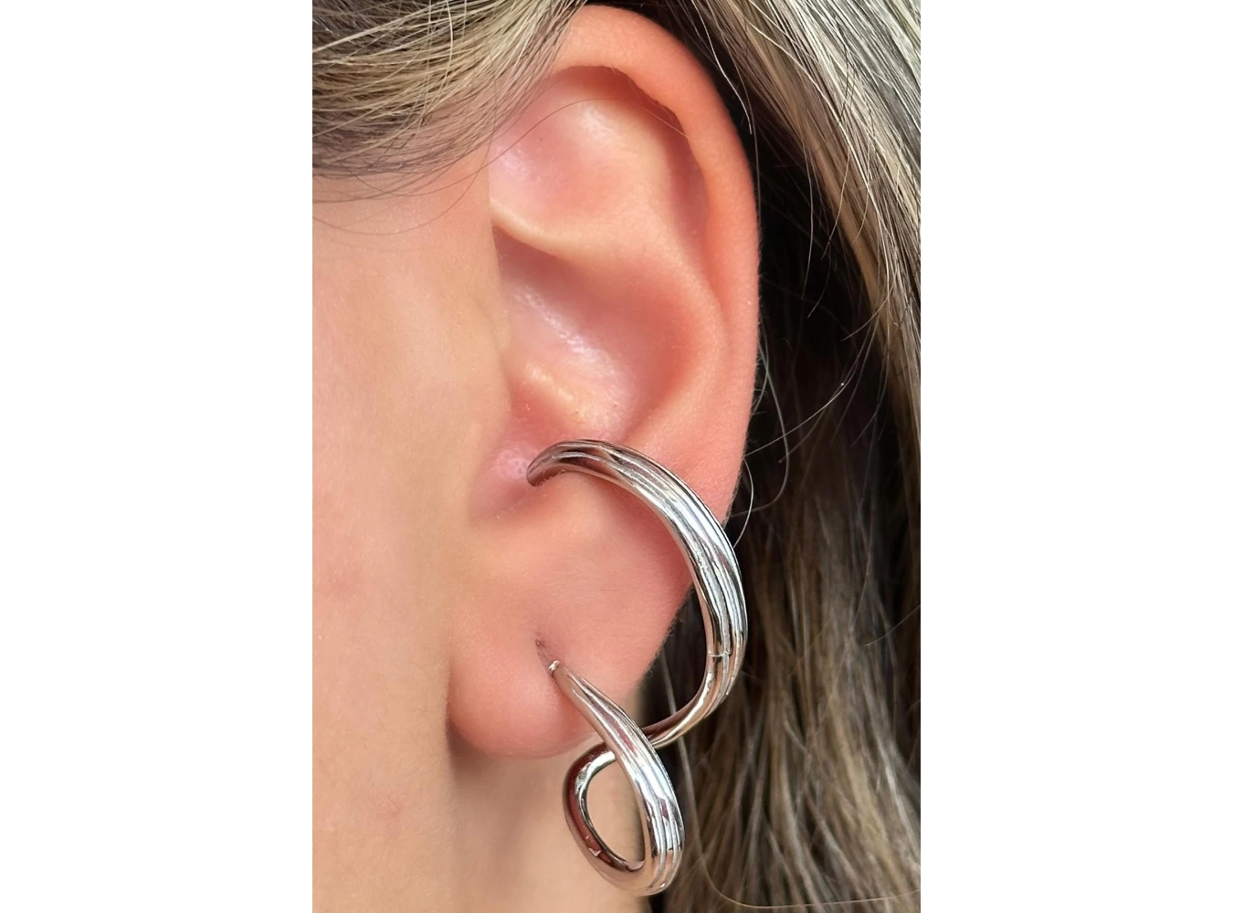 Gümüş Renk Sarmal Çelik Küpe (Çift)