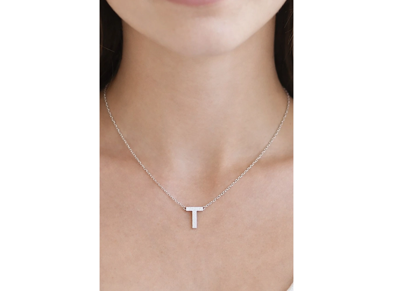 Gümüş Renk T Harf Çelik Kolye